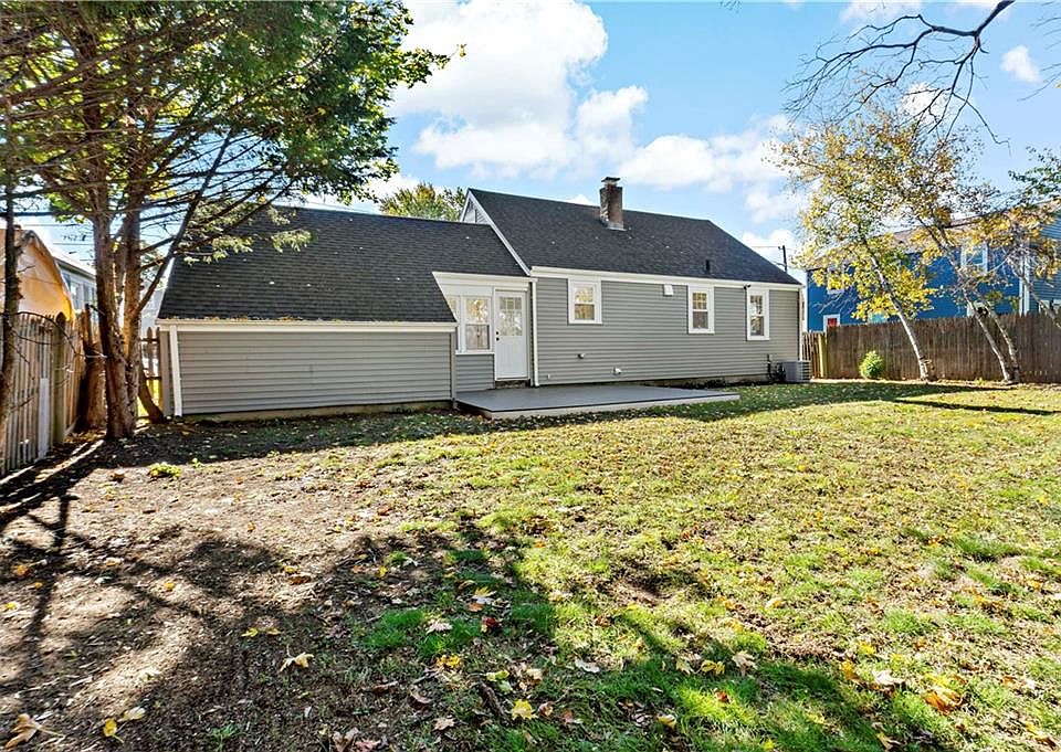 50 Larchmere Dr Rumford, RI, 02916 Apartments for Rent Zillow