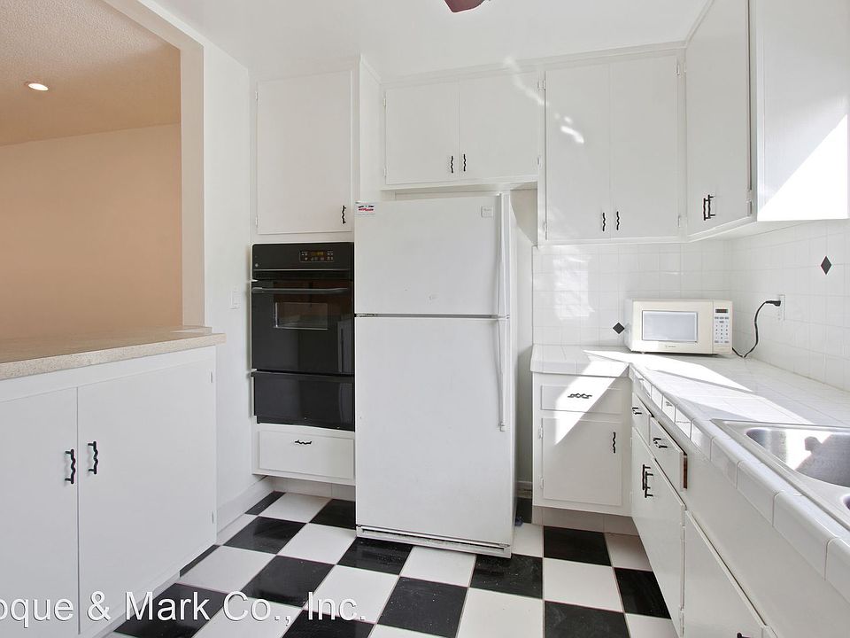 1st image of 918 6th St APT 9