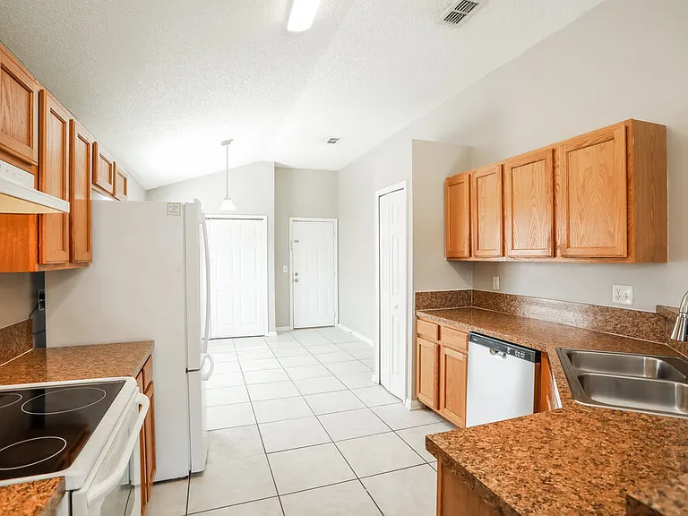 2912 Brittany Bluff Dr — Photo 8