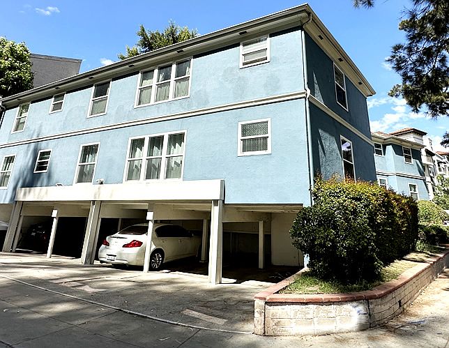 11089 STRATHMORE DRIVE - Westwood, CA 90024 - Parking Garage