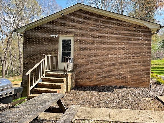 4th image of 209 Lynnewood Dr