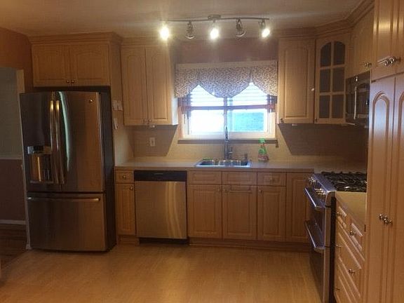 2nd image of 758 Klondike Ave