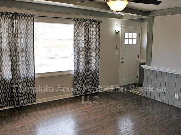 4th image of 3421 W 77th Pl