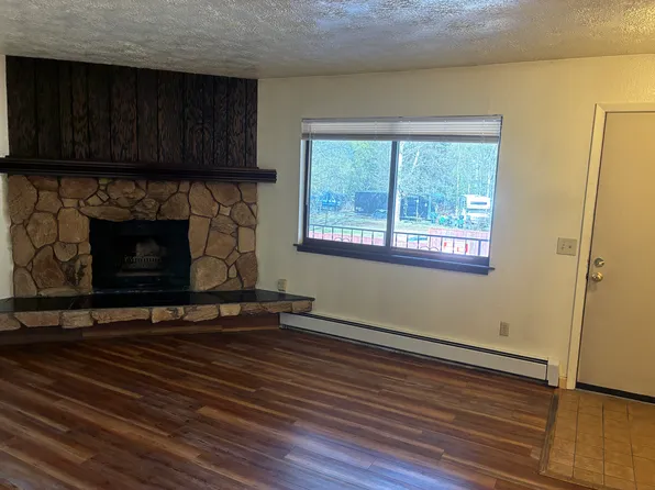 2104 Roosevelt Dr #1, Anchorage, AK 99517