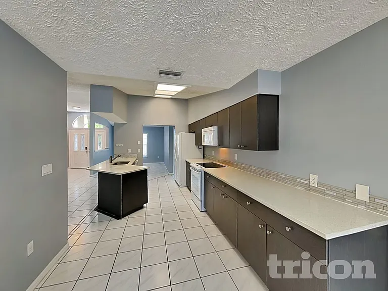 7028 Covewood Dr — Photo 6