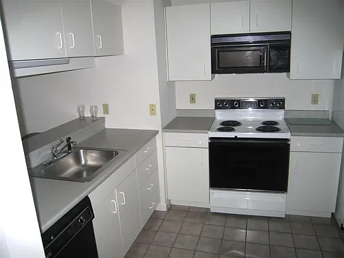 161 Beacon St Photo 1