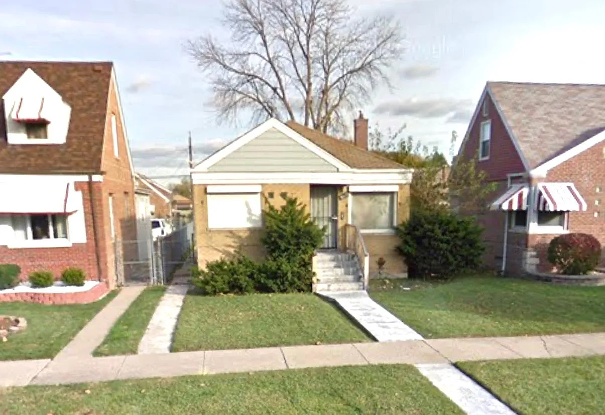 10613 S Peoria St photo 1
