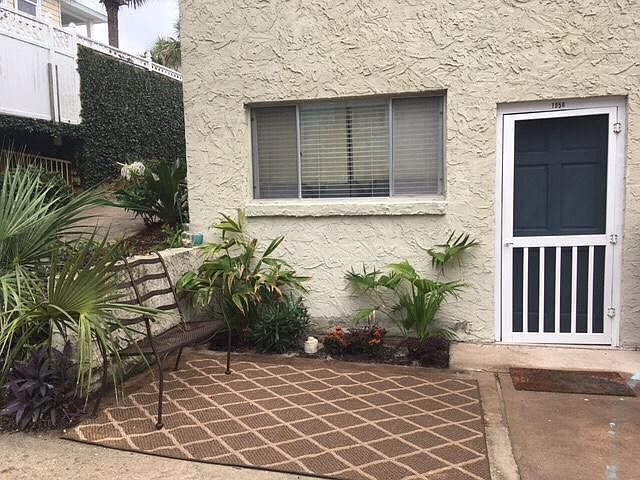 2nd image of 1956 Beach Ave
