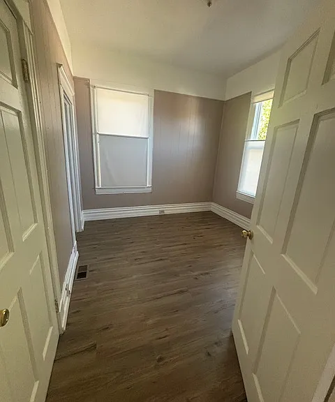 519 W Poplar St — Photo 6