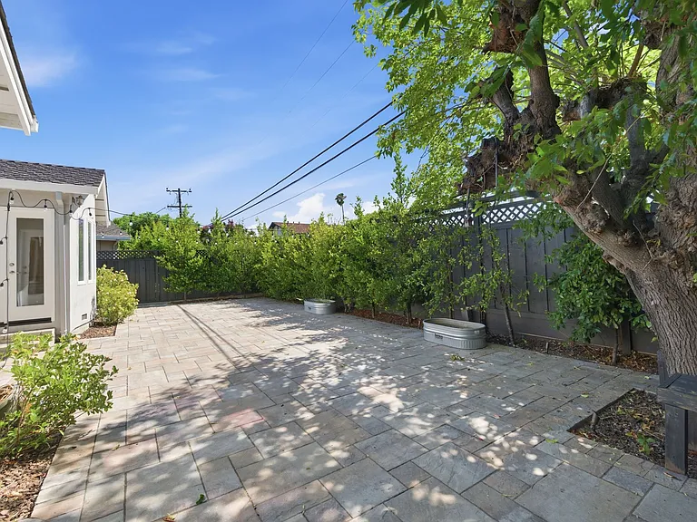 2476 Homewood Dr — Photo 20