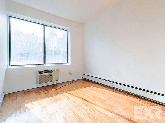 4th image of 530 W 47th St APT 5A