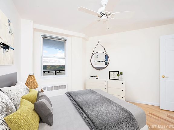 4th image of 5700 Arlington Ave APT 20R