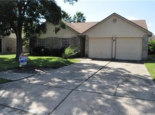 2119 Fountain Dr, Sugar Land, TX 77478