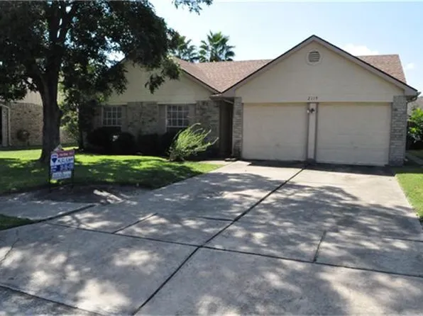 2119 Fountain Dr, Sugar Land, TX 77478