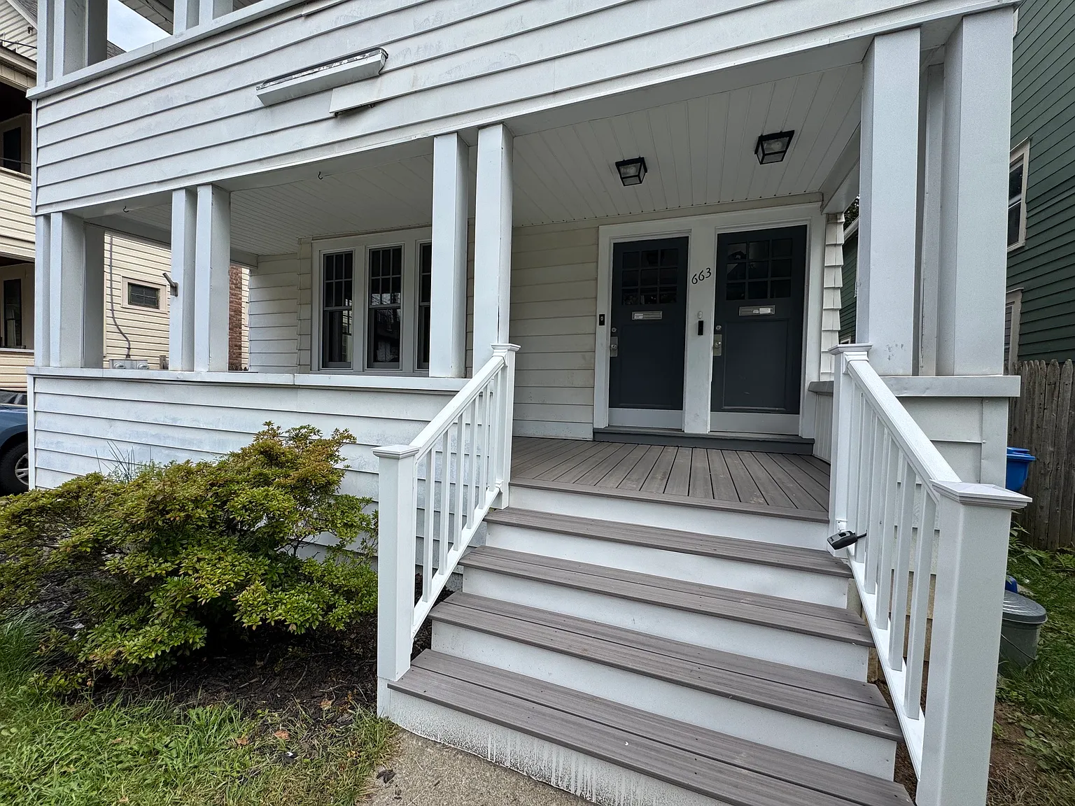 3 bed, 1000 sqft, $2,100 — Photo 2