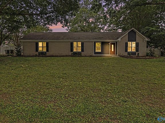 3rd image of 100 Shackleford Rd