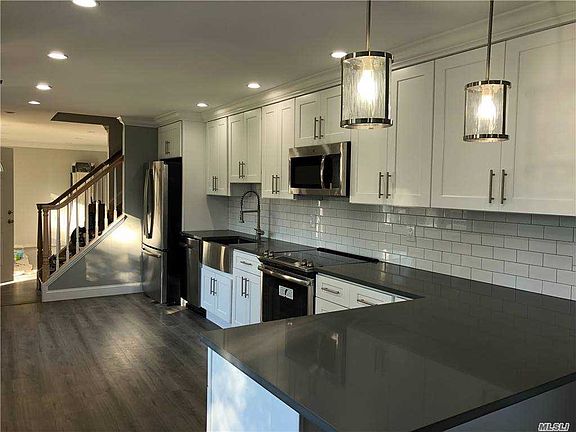 4th image of 5 Mistletoe Ln