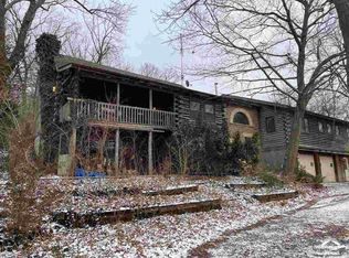 640 E 1450th Rd, Lawrence, KS 66046