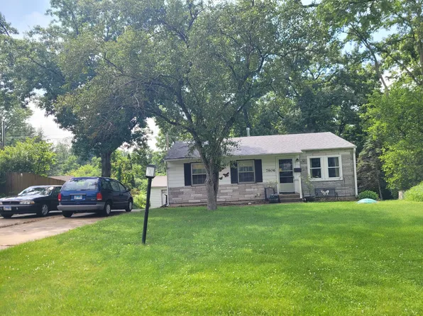 7806 Westview Ln, Woodridge, IL 60517