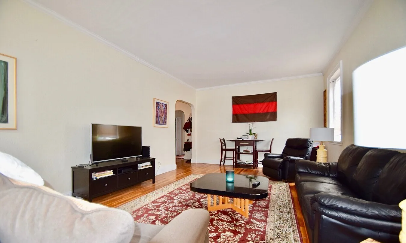 1 bed, $2,395 — Photo 2