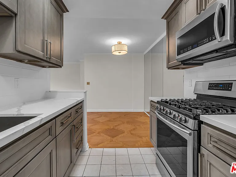 9061 Keith Ave #204 — Photo 8