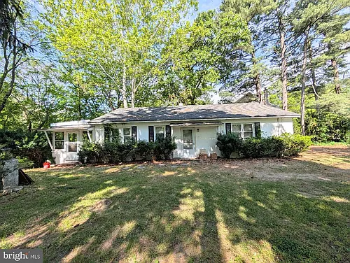 1100 Woodlawn Ave Photo 1