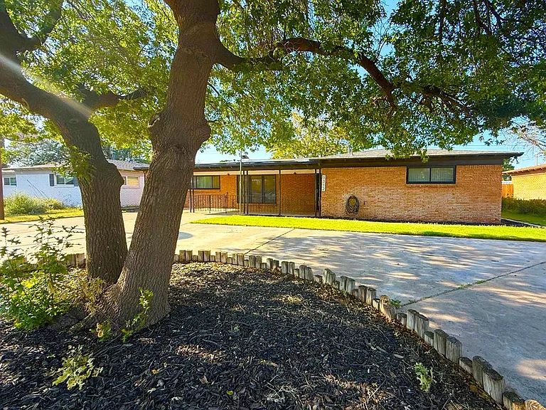 3312 W Kansas Ave — Photo 1