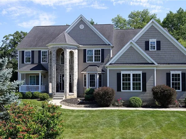 715 Joseph Dr, Aurora, OH 44202