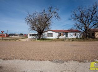 1210 N 10th St, Ballinger, TX 76821