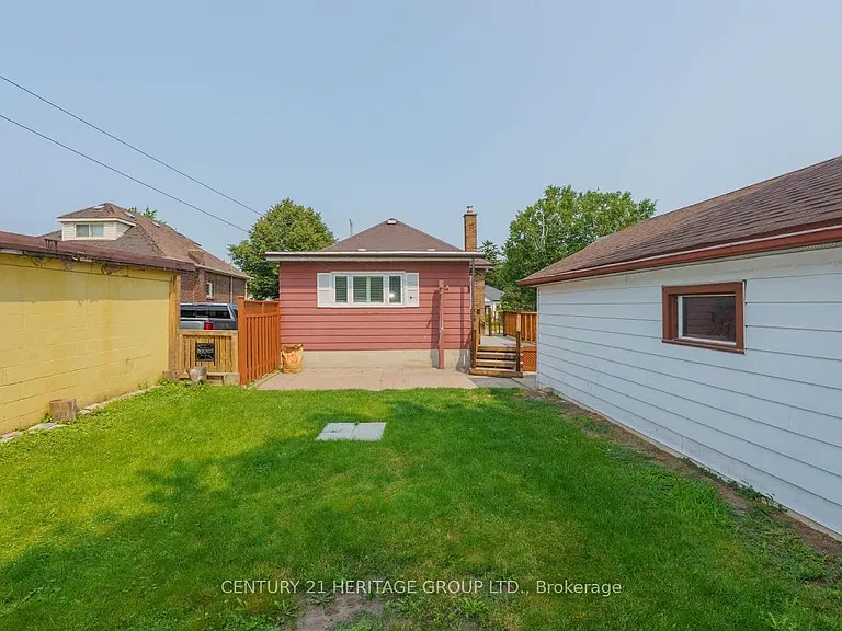 203 Hibbert Ave — Photo 25