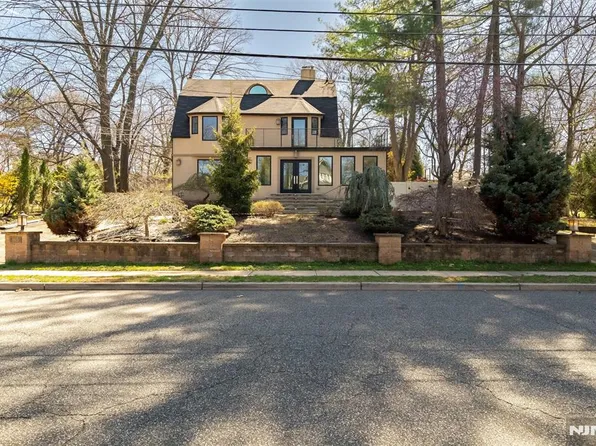 165 Leonia Ave, Leonia, NJ 07605