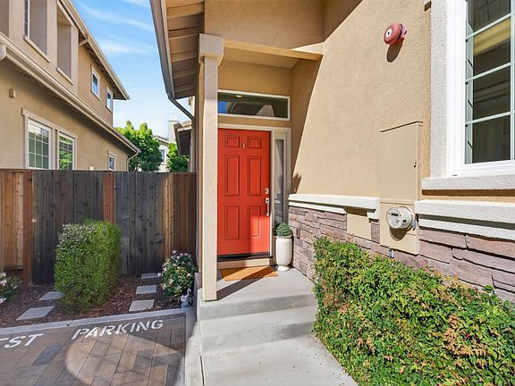 3rd image of 1083 Ed Roth Ter