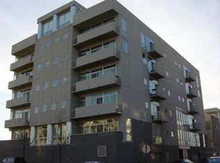 1035 W Huron St APT 301, Chicago, IL 60642