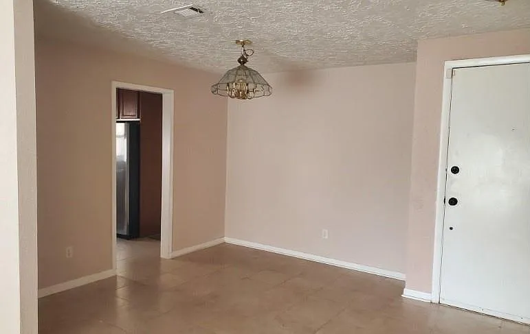 3 bed, 2.0 bath, 1538 sqft, $1,800 — Photo 3