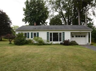 15 Valley View Dr, Penfield, NY