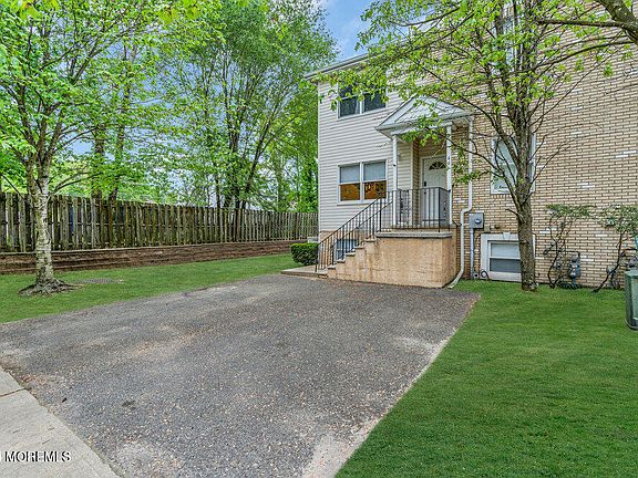 3rd image of 46 Tova Drive