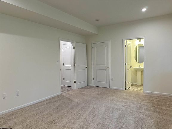 5th image of 316 Bay St