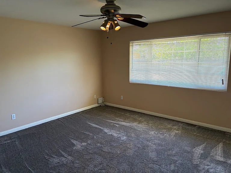 912 Purdue St — Photo 13