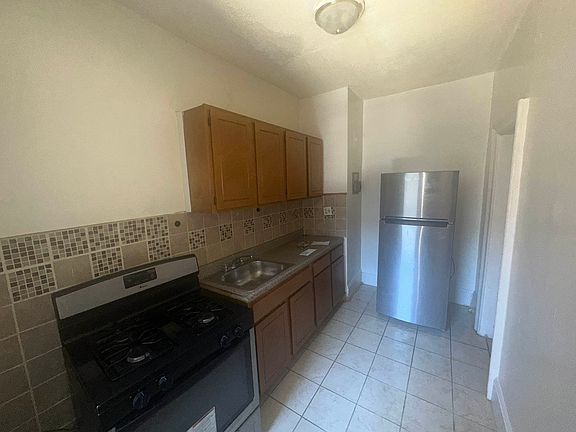 3rd image of 426 Eastern Pkwy APT 2G