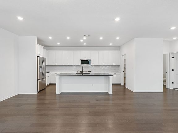 Lariat - Falcon Interior Image 2