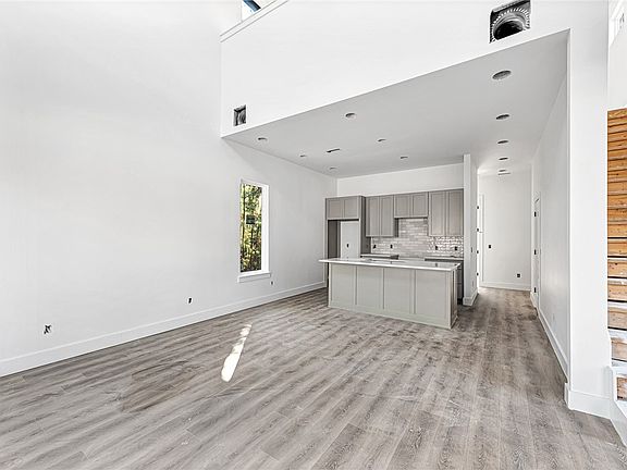 5th image of 3 Stirling Dr