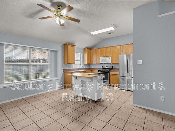 4th image of 4717 Barnhill Ln