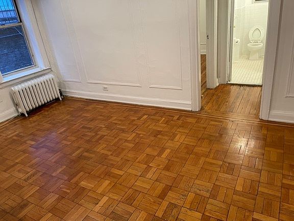3rd image of 421 W 24th St APT B