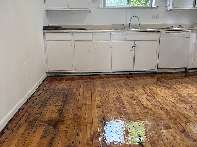 1012 Dove St — Photo 4
