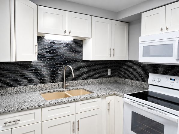 6297 Robinson Rd, Lockport, NY