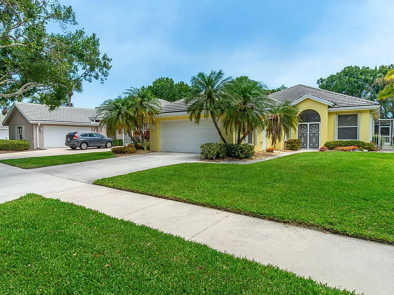 7533 SE Autumn Ln — Photo 3