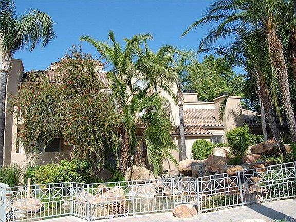 2nd image of 23921 Del Monte Dr Unit 37