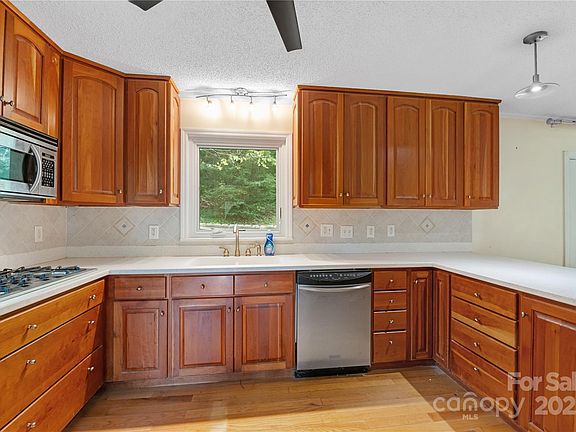 5th image of 112 Asvista Dr