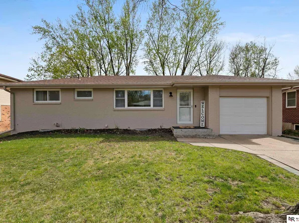 7941 Steinway Rd, Lincoln, NE 68505