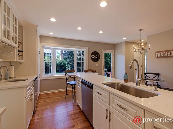 Kitchen / Breakfast Room